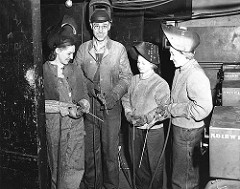Factory workers by UW Digital Collections factory worker photo